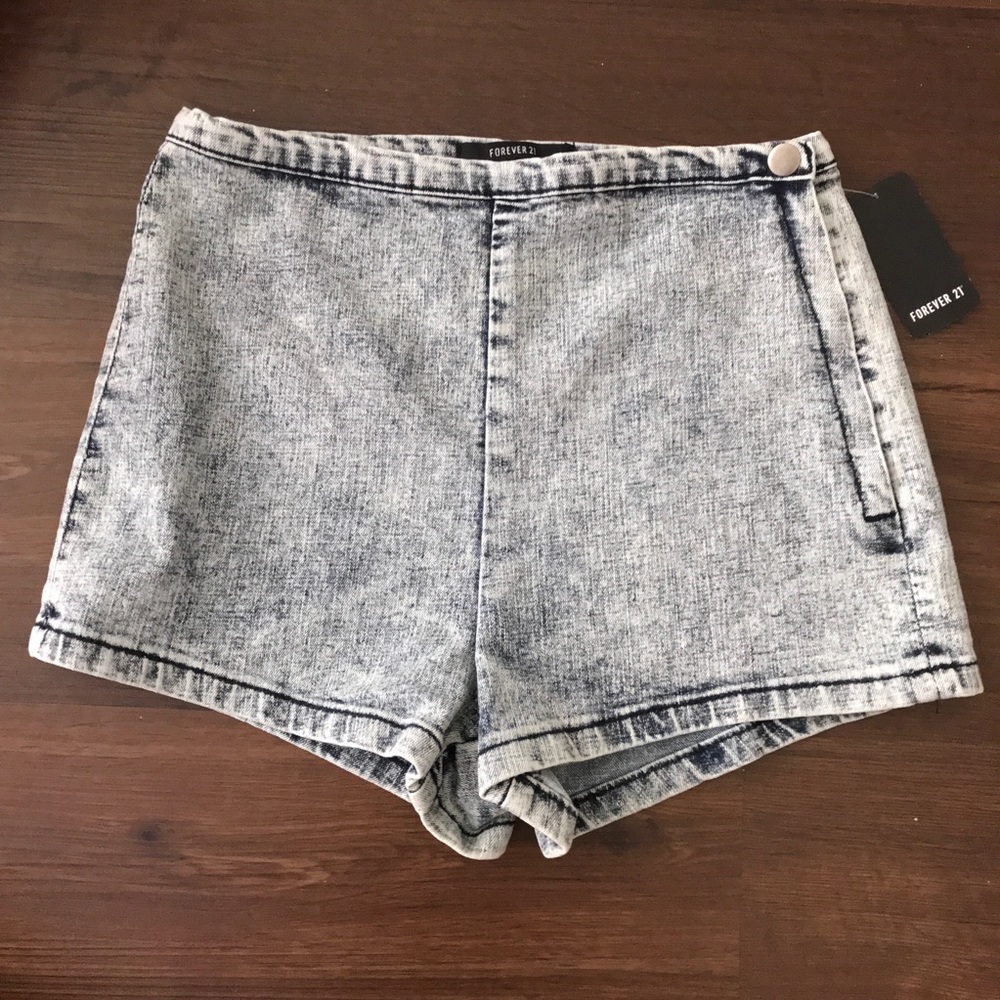 NWT Acid wash high waist shorts